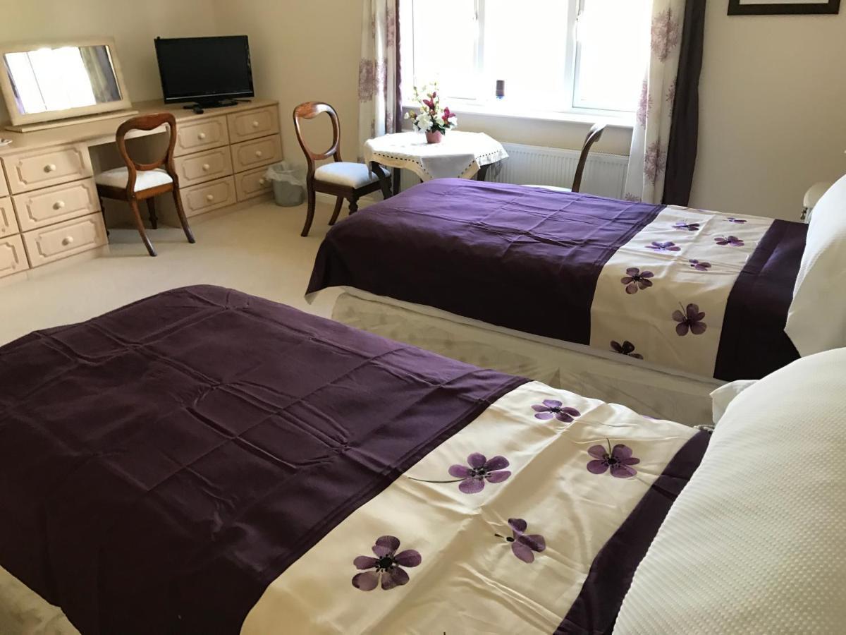 Bwthyn Rhosyn Bed & Breakfast Llannon Bagian luar foto