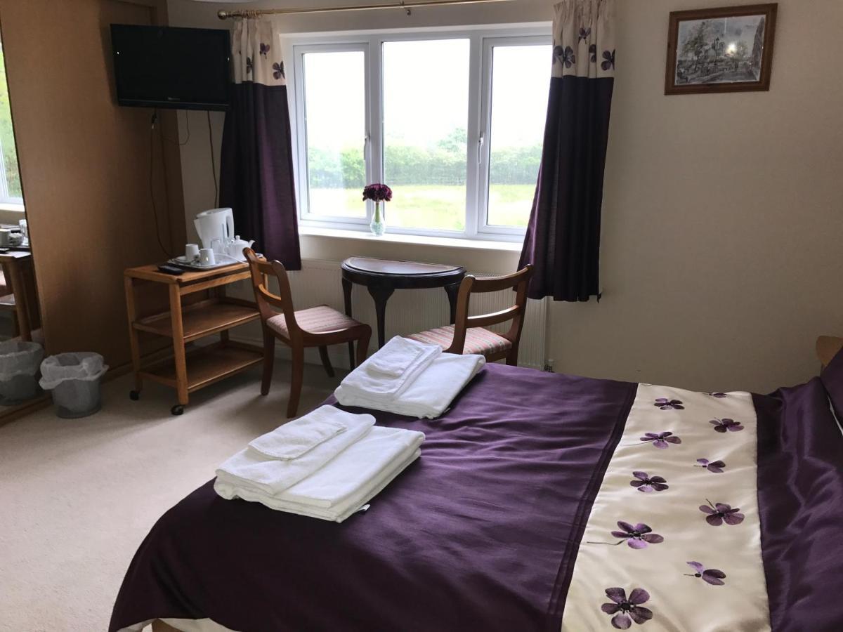 Bwthyn Rhosyn Bed & Breakfast Llannon Bagian luar foto